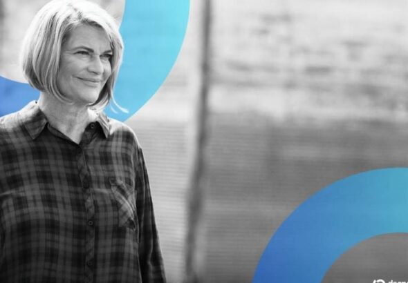 Senator Lummis Urges Banks to 'Embrace' Stablecoins Amid CLARITY Act Stalemate